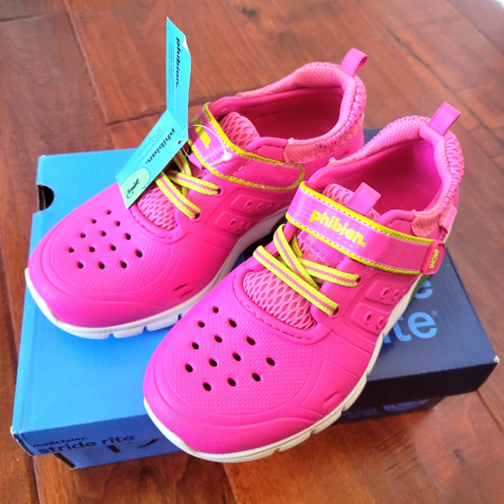 NWT Stride Rite Made2Play Phibian Light-Up Water Shoes Pink Girls size 13M